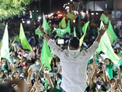 Ricardo Gallardo y militantes durante cierre de campaña, SLP. Fotografía: Última Hora SLP.