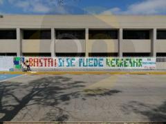 Manta ¡Basta¡ Sí se puede regresar es esencial, SEGE, SLP. Fotografía: Facebook Omar Niño San Luis.