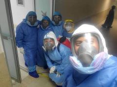 Médico Diana Esparza con su equipo de trabajo en el área de pacientes COVID-19. Fotografía: El Sol de San Luis.