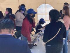 Comenzaron a surgir quejas por exclusión de trabajadores de la educación en el proceso de vacunación. Por lo pronto, hay trabajadoras de estancias infantiles que no aparecen en la lista. Fotografía: Pulso Diario de San Luis.
