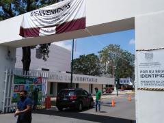 Módulo de vacunación instalado en la UJAT. Fotografía: El Heraldo de Tabasco.