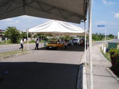 Módulo de vacunación para auto en Plaza Sendero. Fotografía: El Heraldo de Tabasco.