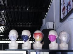 Maniquíes con cubrebocas en el mismo negocio, Mazatecochco. Fotografía: Joshua Vázquez Rugerio.