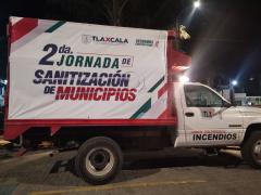 Trabajadores llegando en vehículos oficiales. Fotografía: H. Ayuntamiento de Papalotla de Xicohténcatl