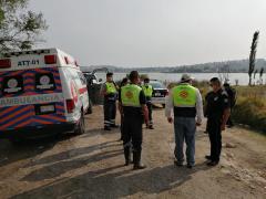 Elementos de Protección civil con ambulancia y patrullas. Fotografía: Contexto Tlx.