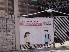 Lona "Recuerda usar cubrebocas", de la CROC, Progreso s/n, Barrio de Potrero, Papalotla, Tlaxcala. Fotografía: Joshua Vázquez Rugerio.