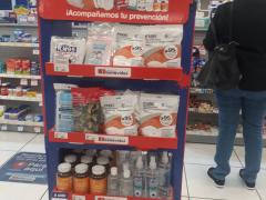 Estante con productos para prevenir el COVID-19, Farmacia Benavides, Colonia Petrolera, Tampico. Fotografía: Felipe de Jesús Szymanski Martínez.