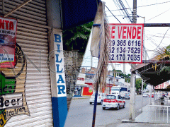 Fachada de local que en renta debido a la crisis por la pandemia. Fotografía: Vanguardia de Veracruz.