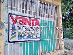 Fachada de local en venta debido a la crisis por la pandemia. Fotografía: Vanguardia de Veracruz.