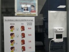 Infografía: La realidad del termómetro infrarrojo y Usa cubrebocas y reduce la propabilidad de contagio. Fotografía: Erika Contreras de la Mora.