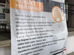 Pancarta Coronavirus COVID-19, expuesta afuera del Ayuntamiento de Xalapa. Fotografía: María del Rosario Delgado Escudero