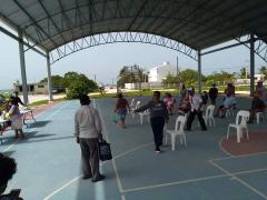 Población beneficiada con apoyos, Las Coloradas. Fotografía: Facebook H Ayuntamiento Constitucional de Río Lagartos Yucatán.