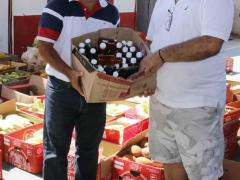 Donación de alimentos. Fotografía: Facebook H Ayuntamiento de Dzilam de Bravo.