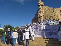 Manifestación de personal médico exigen vacunas contra COVID-19 en Mérida. Fotografía: Itzel Chan.