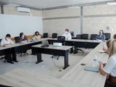 Mesas de diálogo entre instituciones de educación superior y autoridades estatales. Fotografía: Por Esto¡.