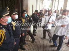 Protesta de toreros y trabajadores de plazas de toros frente a Palacio de Gobierno. Fotografía: Valentina Boeta Madera.