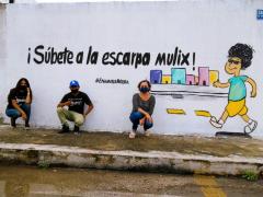 Barda 82: ¡Súbete a la escarpa mulix¡. Fotografía: Enamora Mérida.